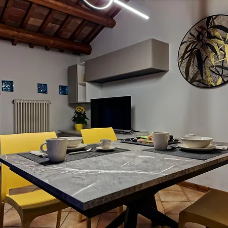 Ca' Dei Sogni Apartment *